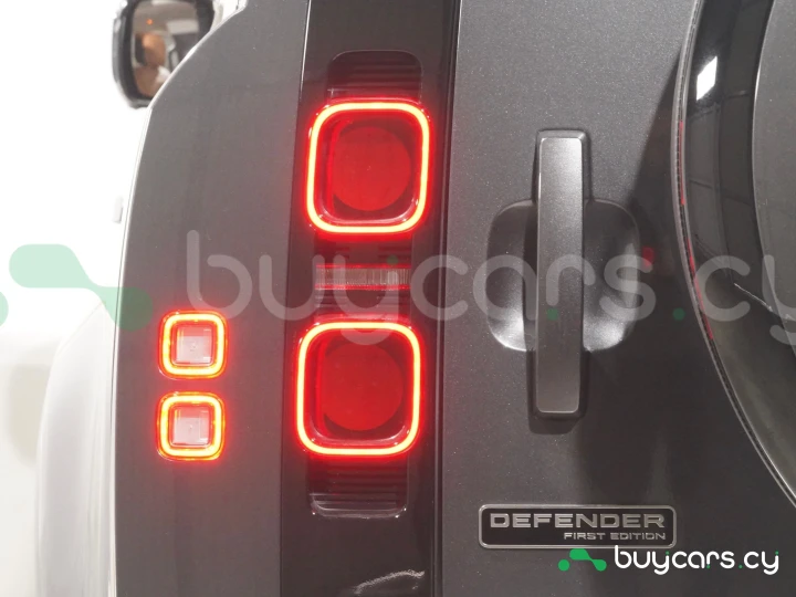 Land Rover Defender Черный