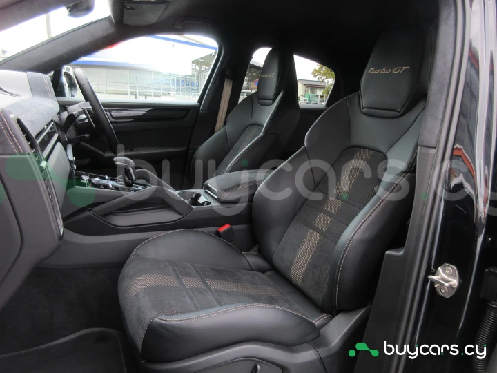 Porsche Cayenne Black