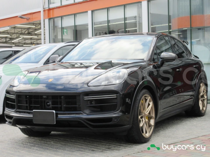 Porsche Cayenne Black