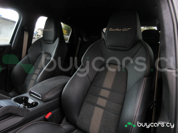 Porsche Cayenne Black