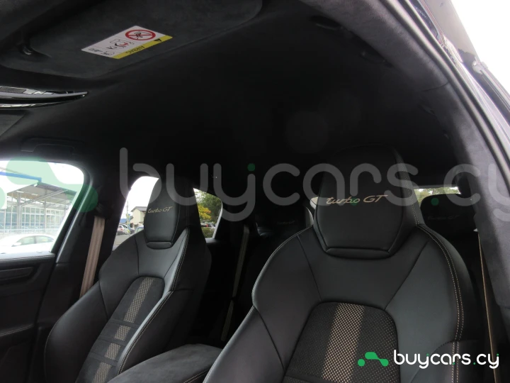 Porsche Cayenne Black