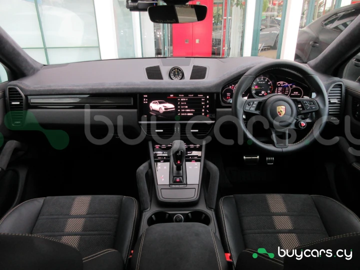 Porsche Cayenne Black