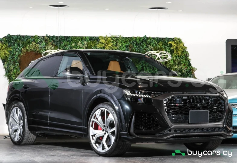 Audi RS Q8 Черный