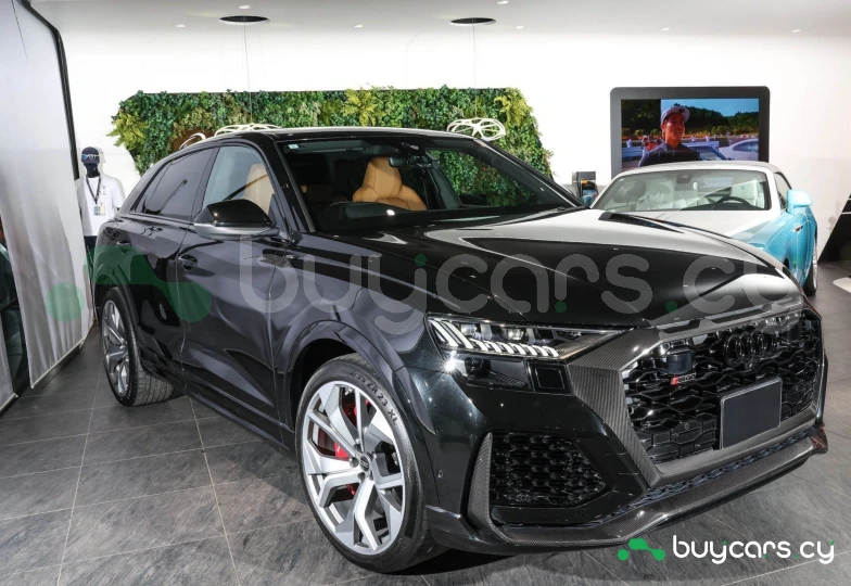 Audi RS Q8 Черный