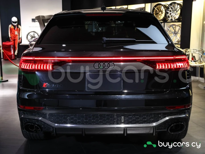 Audi RS Q8 Черный