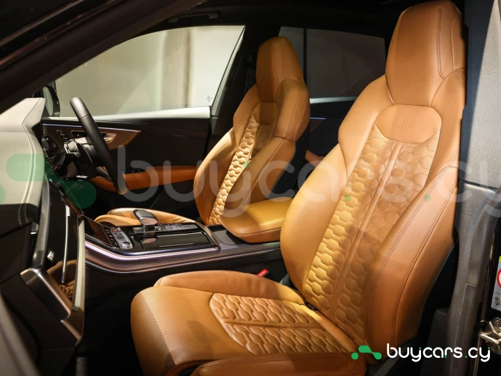 Audi RS Q8 Черный