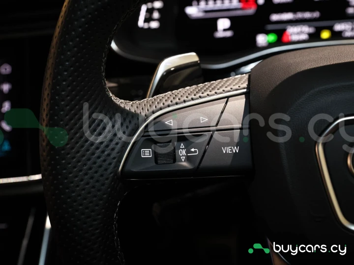 Audi RS Q8 Черный