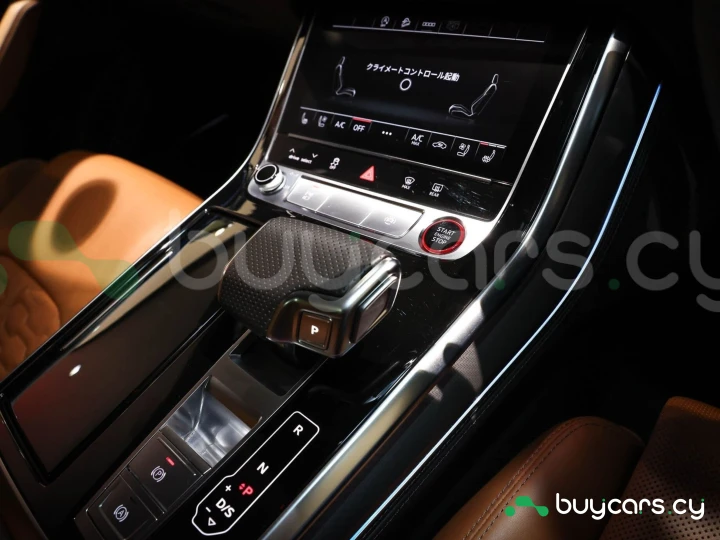 Audi RS Q8 Черный