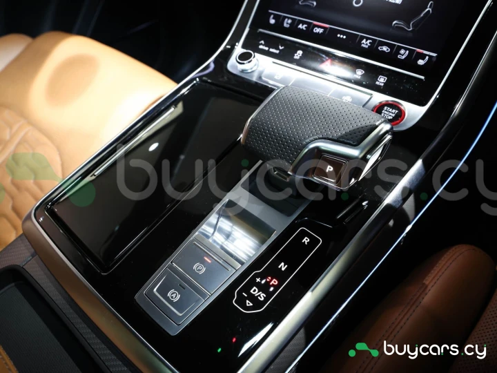 Audi RS Q8 Черный