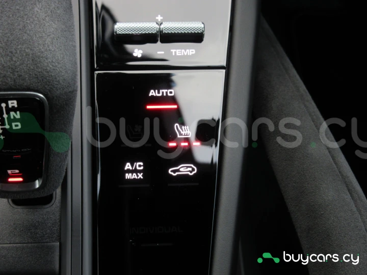 Porsche Cayenne Black