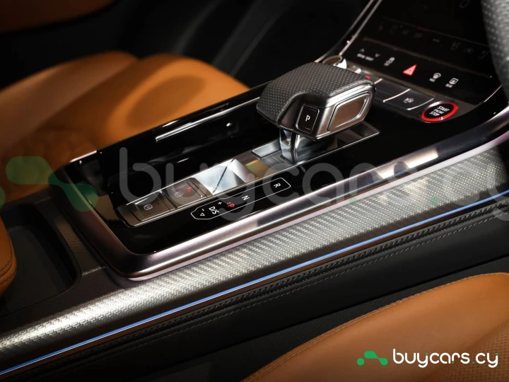 Audi RS Q8 Черный