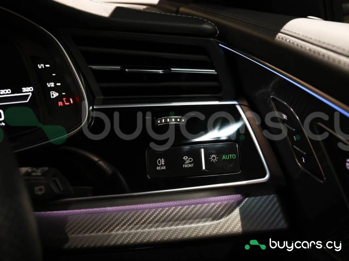 Audi RS Q8 Черный