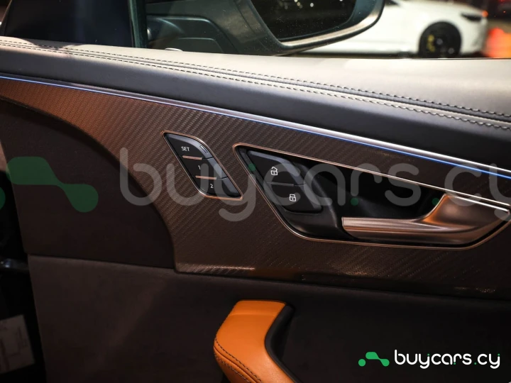 Audi RS Q8 Черный