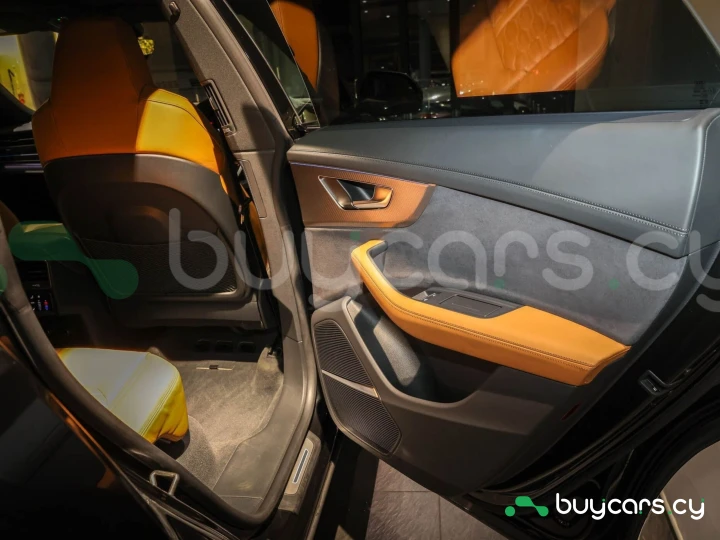 Audi RS Q8 Черный