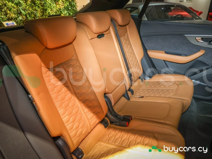 Audi RS Q8 Черный