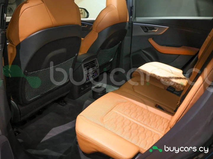 Audi RS Q8 Черный