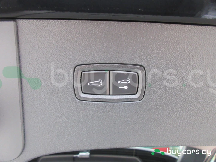 Porsche Cayenne Black