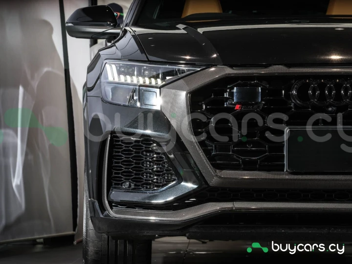 Audi RS Q8 Черный