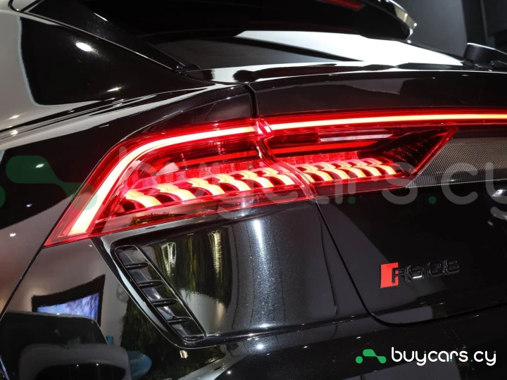 Audi RS Q8 Черный