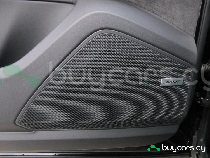 Porsche Cayenne Black