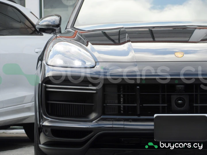 Porsche Cayenne Black