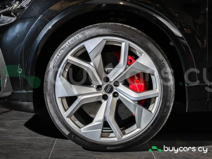 Audi RS Q8 Черный