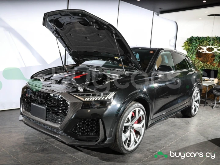 Audi RS Q8 Черный