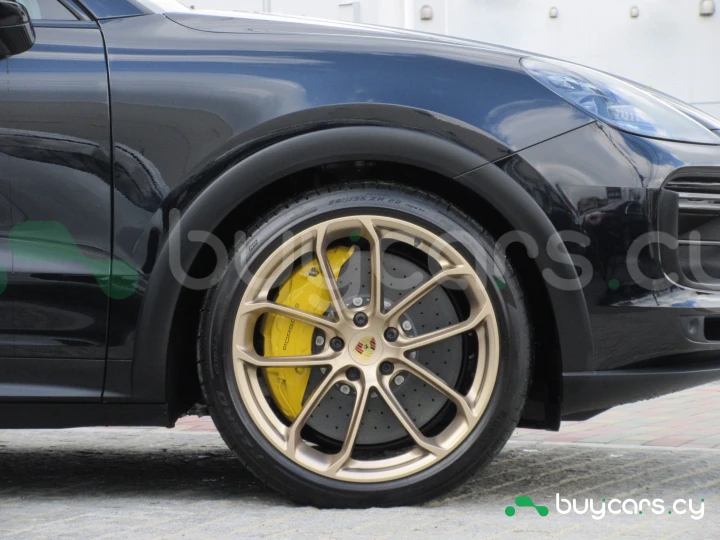 Porsche Cayenne Black