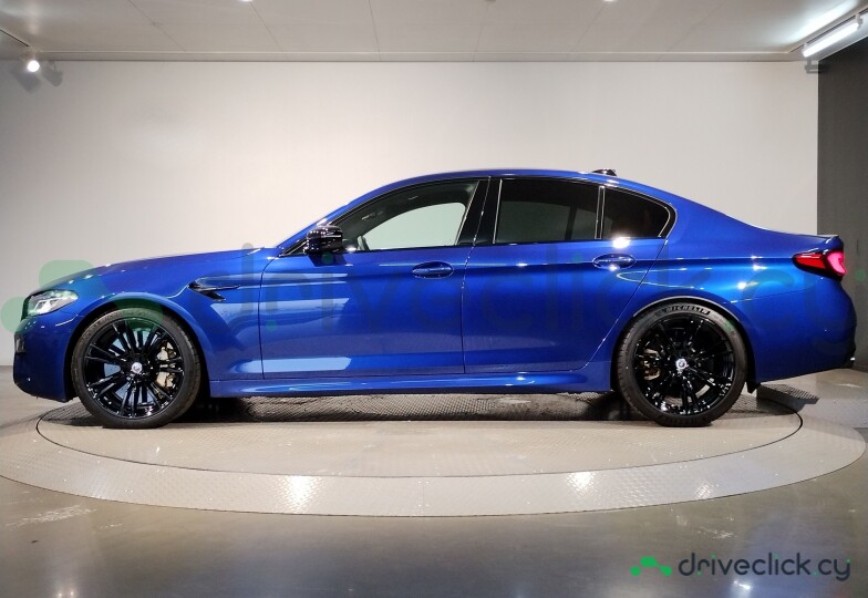 BMW M5 Blue