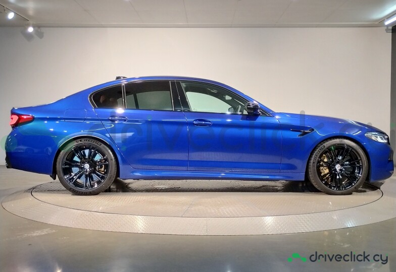 BMW M5 Blue