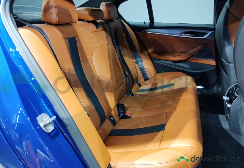 BMW M5 Blue