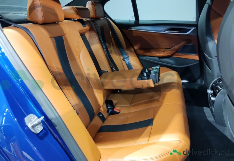 BMW M5 Blue