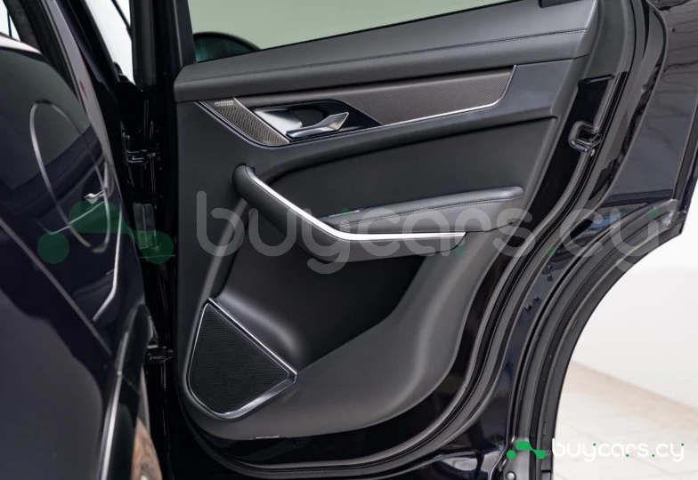 Jaguar F-Pace Black