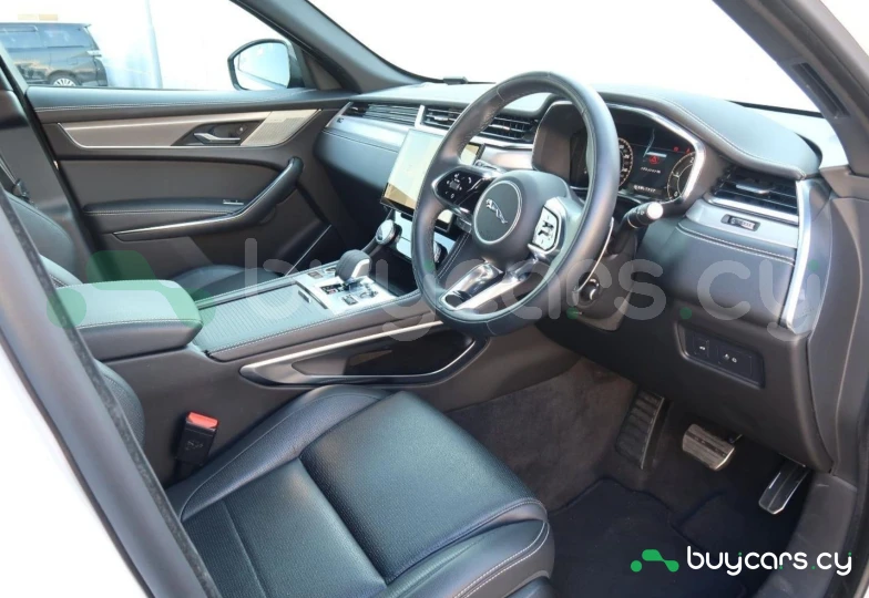 Jaguar F-Pace Белый