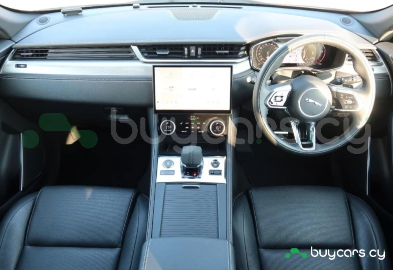 Jaguar F-Pace Белый