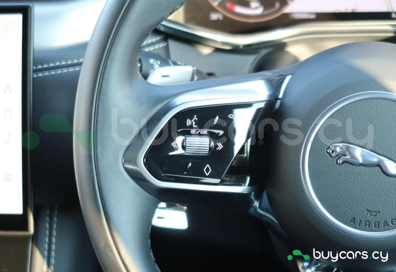 Jaguar F-Pace Белый