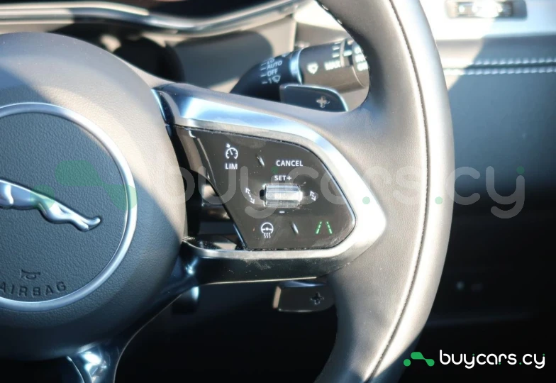 Jaguar F-Pace Белый