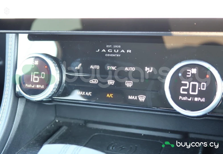 Jaguar F-Pace Белый