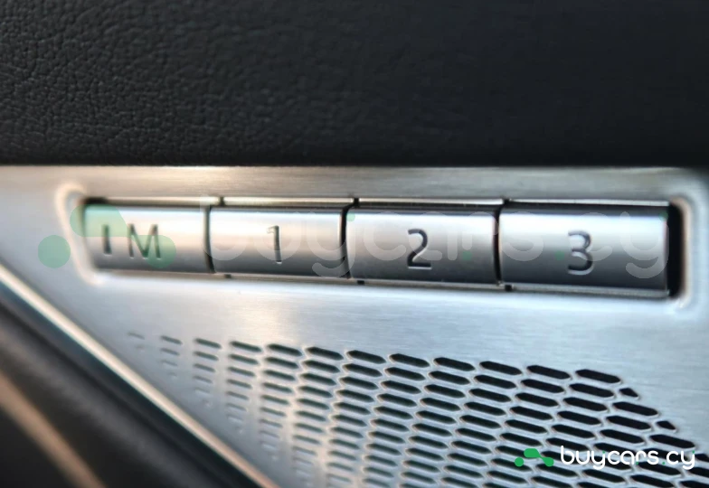 Jaguar F-Pace Белый