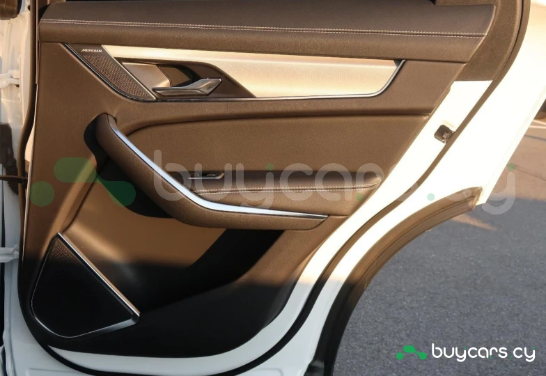 Jaguar F-Pace Белый