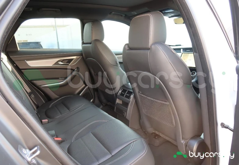 Jaguar F-Pace Белый