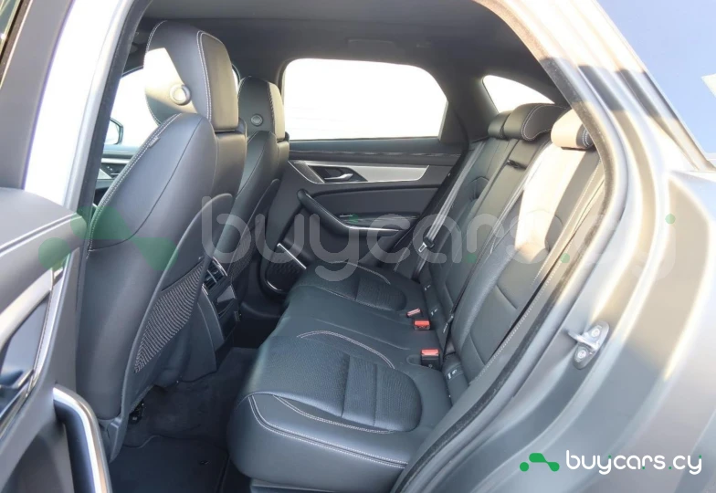 Jaguar F-Pace Белый