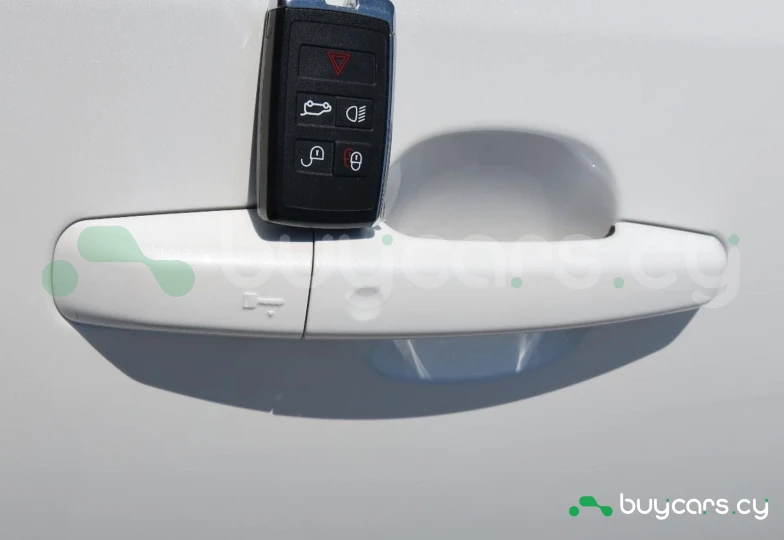 Jaguar F-Pace Белый