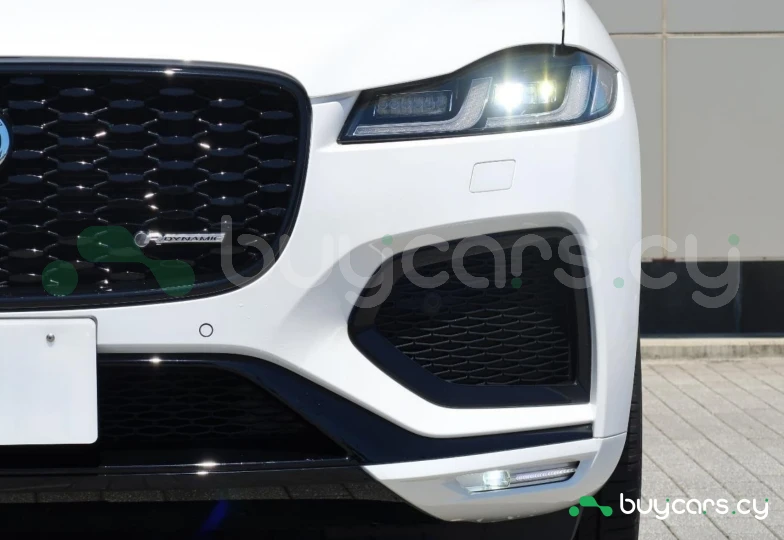 Jaguar F-Pace Белый