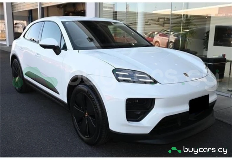 Porsche Macan White