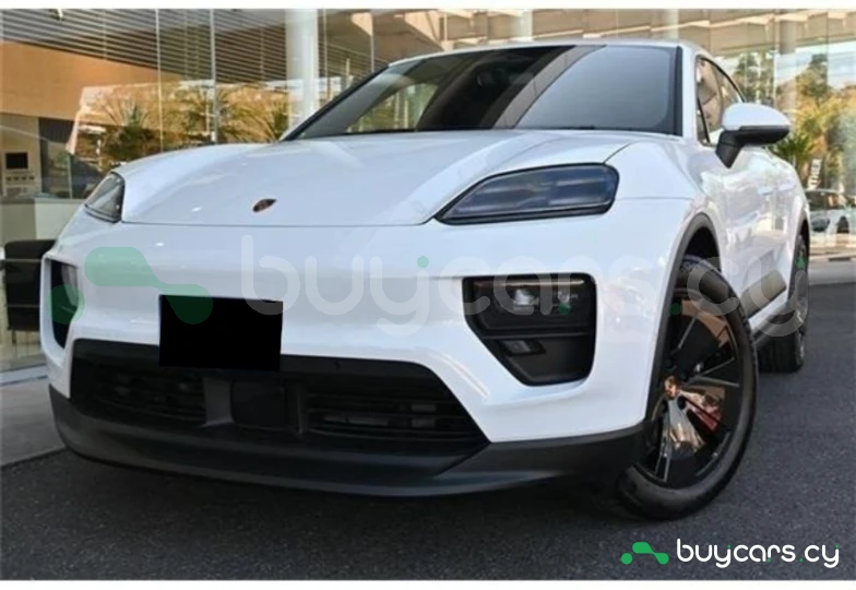 Porsche Macan White