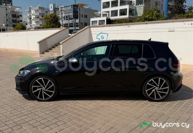 Volkswagen Golf Black