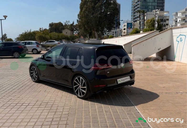 Volkswagen Golf Black