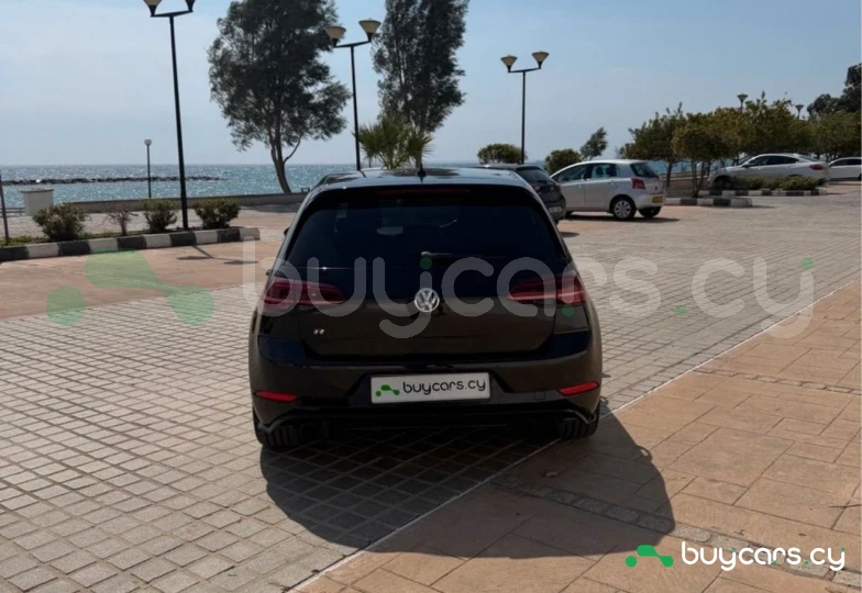 Volkswagen Golf Black