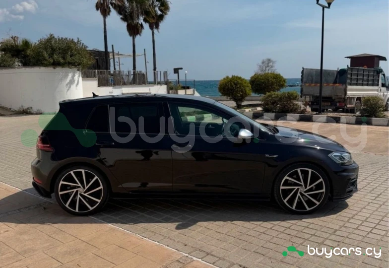 Volkswagen Golf Black